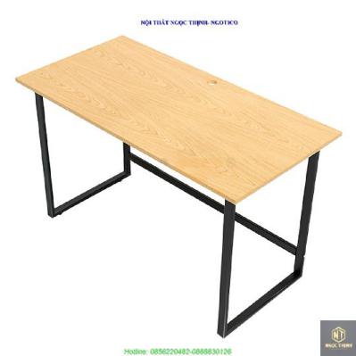 Bộ Bàn Oak-F Đen Và Ghế Có Tay Đen NGOTICO NTC505